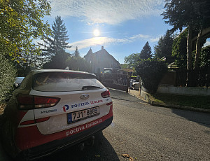 Zateplení stropu rodinného domu pomocí foukané izolace